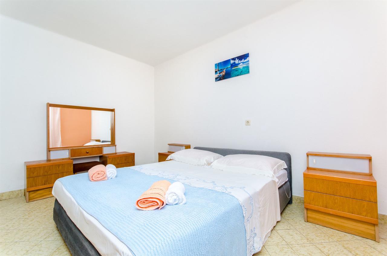 Apartments Mateo Baška Voda Εξωτερικό φωτογραφία